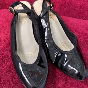 Elegant Black Patent Leather Women's Shoes